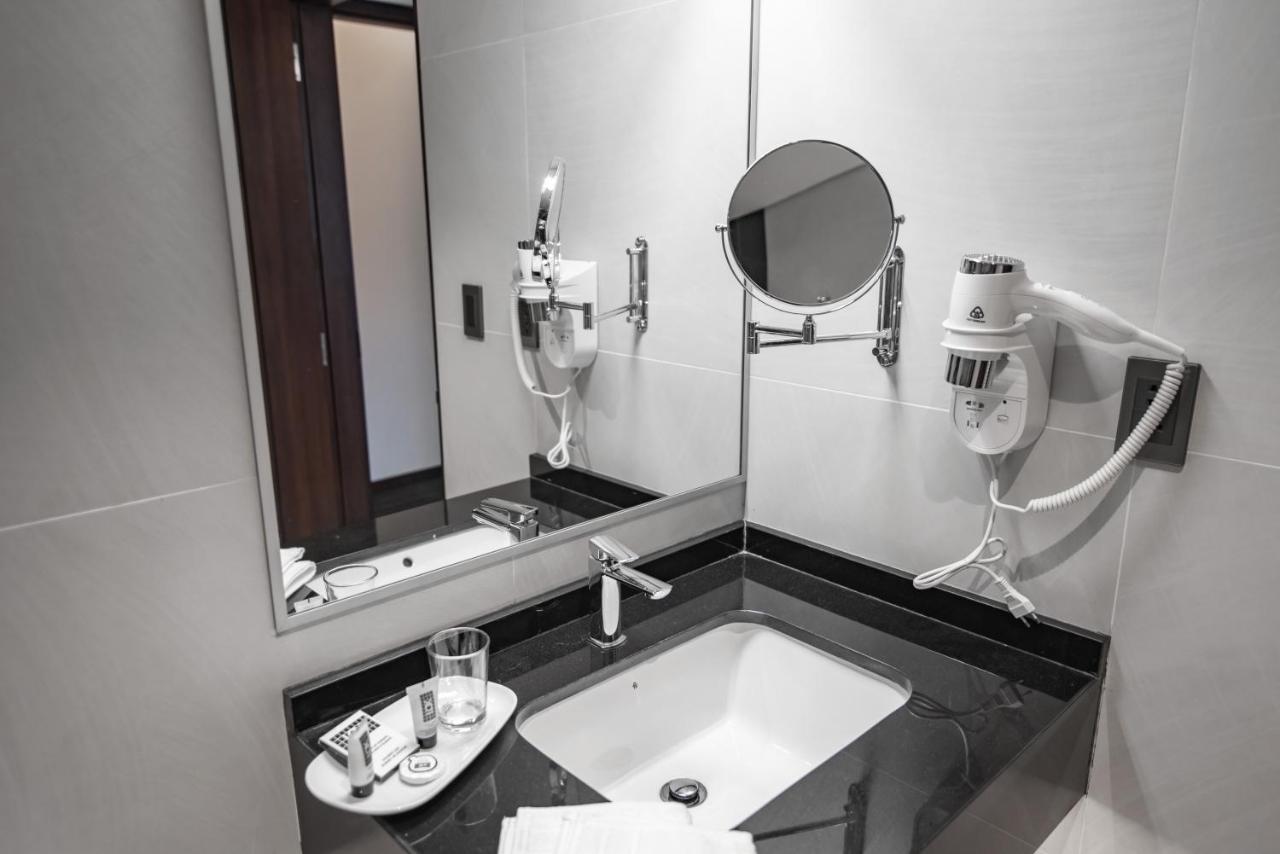 Mitru Express Hotel 4*